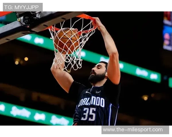 KD谈太阳最佳阵容:我打中锋搭配四个矮子高端局难以应对 KD谈太阳最佳阵容:我打中锋搭配四个矮子高端局难以应对